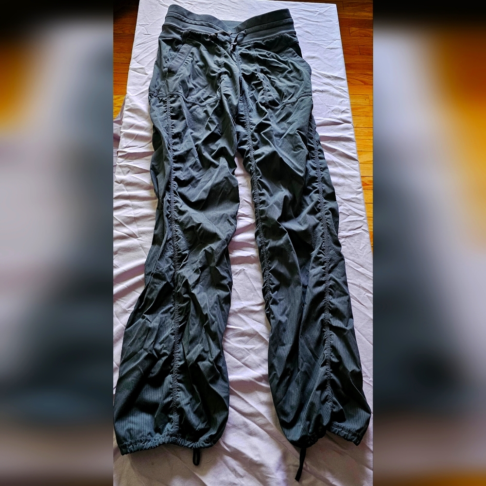 [SOLD] - Lululemon dance studio pant